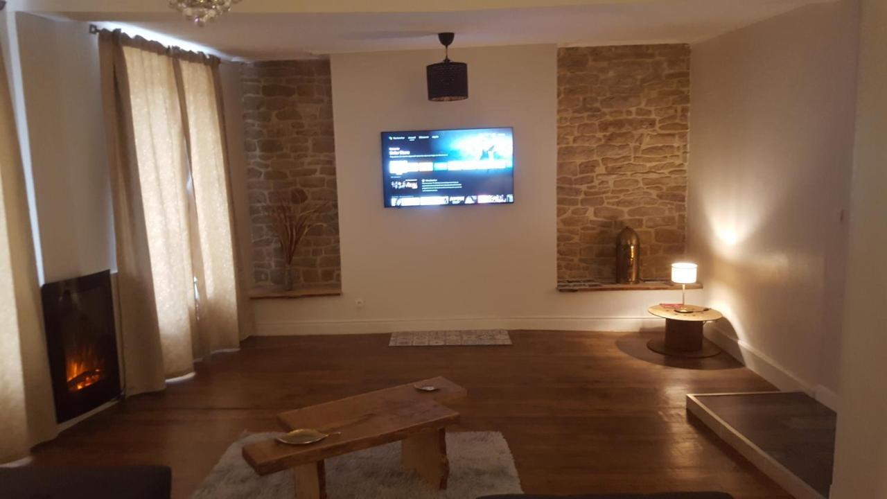 Appartement Spacieux Et Atypique Sedan Exterior foto